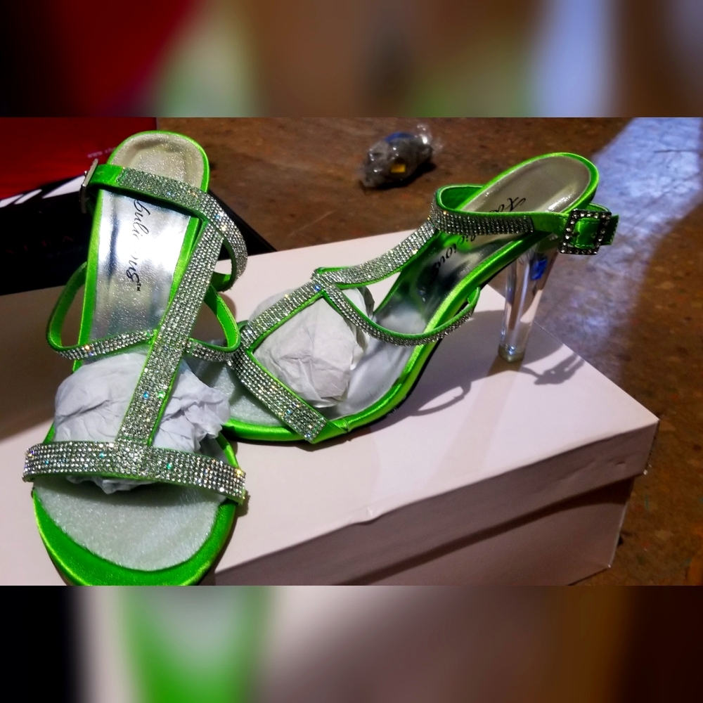 new in box green heels